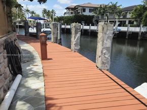 4050 NE 25th Ave, Lighthouse Point FL 33064