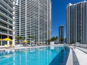 92 SW 3rd St 3512, Miami FL 33130