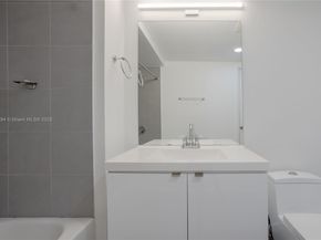 92 SW 3rd St 3512, Miami FL 33130