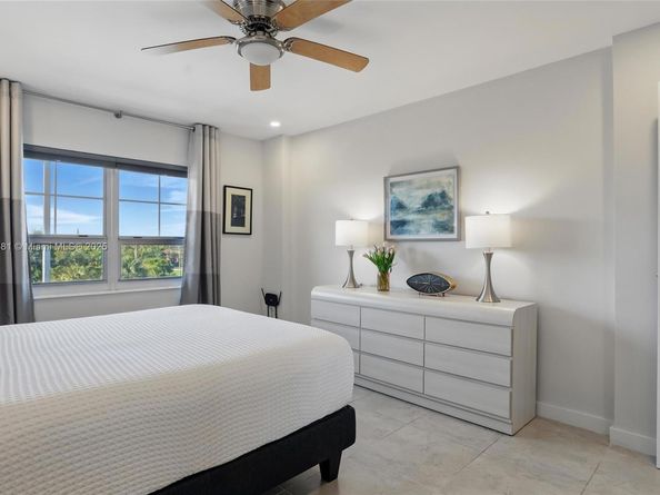 1831 NE 38th St 402, Oakland Park FL 33308