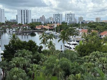 3610 Yacht Club Dr