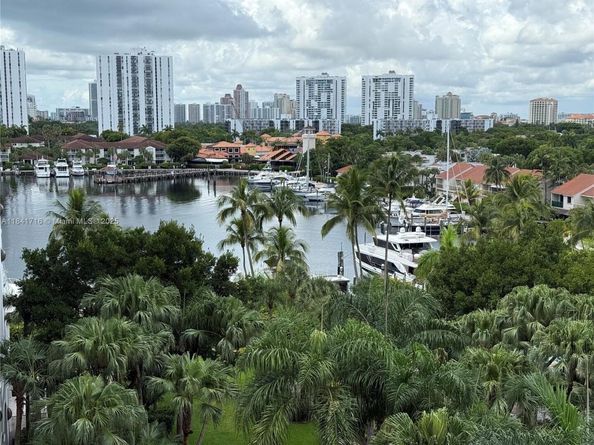 3610 Yacht Club Dr 713, Aventura FL 33180