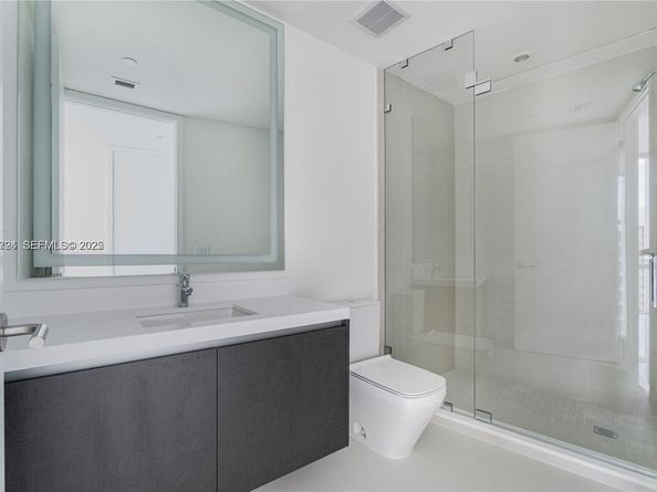 851 NE 1st Ave 4911, Miami FL 33132