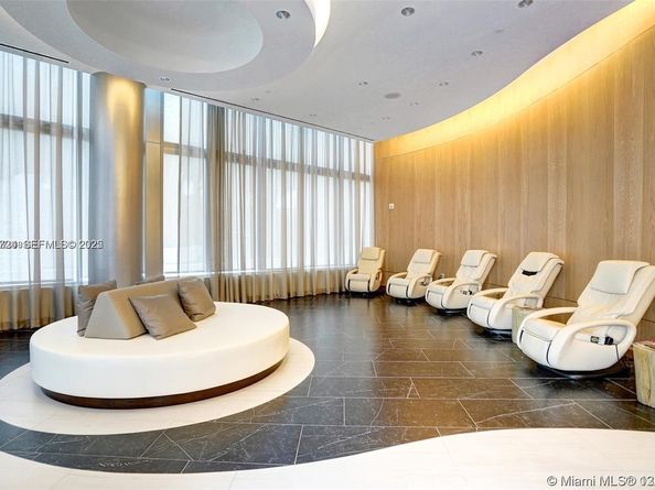 851 NE 1st Ave 4911, Miami FL 33132
