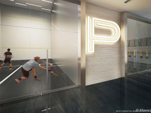 851 NE 1st Ave 4911, Miami FL 33132