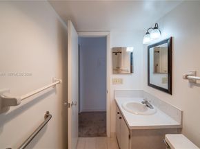 3 Westwood Ave 101E, Tequesta FL 33469