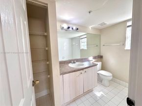 11185 SW 6th St 303, Pembroke Pines FL 33025