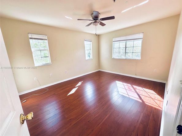 11185 SW 6th St 303, Pembroke Pines FL 33025