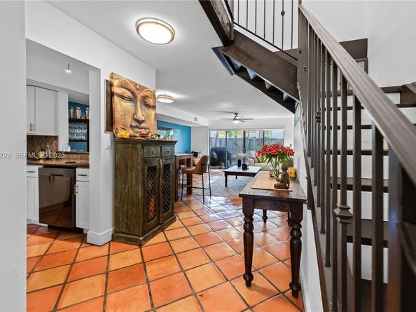 7890 SW 86th St 10, Miami FL 33143