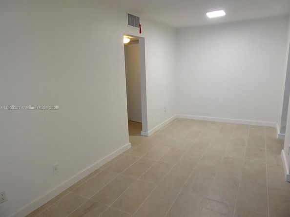 13500 NE 3rd Ct 217, North Miami FL 33161