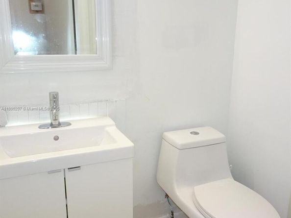 13500 NE 3rd Ct 217, North Miami FL 33161