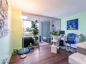 6923 Cypress Rd C12, Plantation FL 33317