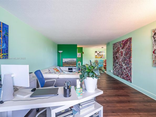 6923 Cypress Rd C12, Plantation FL 33317