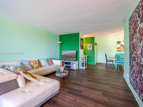 6923 Cypress Rd C12, Plantation FL 33317