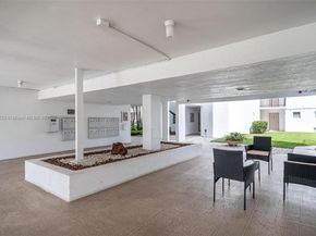 6923 Cypress Rd C12, Plantation FL 33317