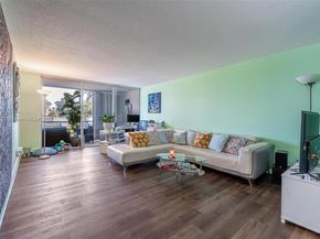 6923 Cypress Rd C12, Plantation FL 33317