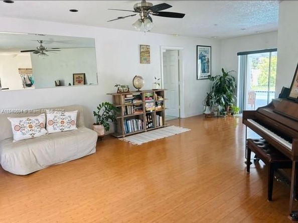 750 SW 158th Ter, Sunrise FL 33326