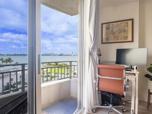 770 Claughton Island Dr 609, Miami FL 33131