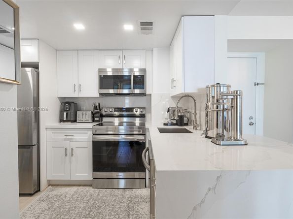 770 Claughton Island Dr 609, Miami FL 33131