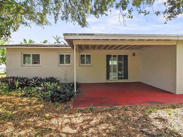 846 NW 10th Ave, Dania Beach FL 33004