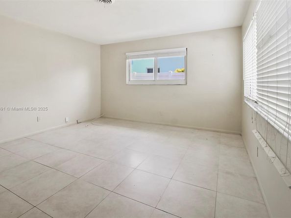 846 NW 10th Ave, Dania Beach FL 33004