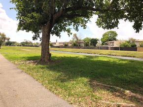 11274 SW 64 Ln, Miami FL 33173