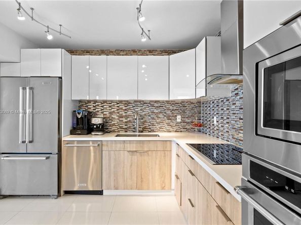 900 Bay Dr 624622620, Miami Beach FL 33141