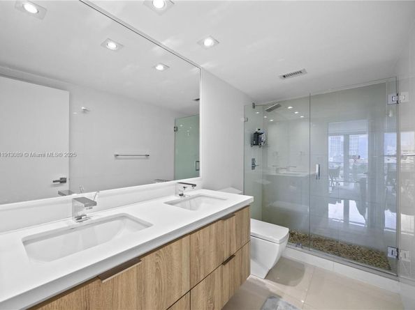 900 Bay Dr 624622620, Miami Beach FL 33141