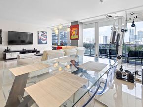 900 Bay Dr 624622620, Miami Beach FL 33141