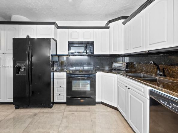 900 Bay Dr 624622620, Miami Beach FL 33141