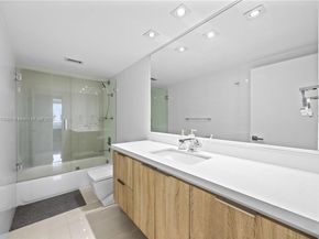 900 Bay Dr 624622620, Miami Beach FL 33141