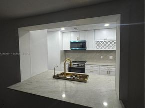 4360 NW 4th St, Plantation FL 33317