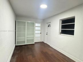 4360 NW 4th St, Plantation FL 33317