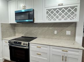 4360 NW 4th St, Plantation FL 33317