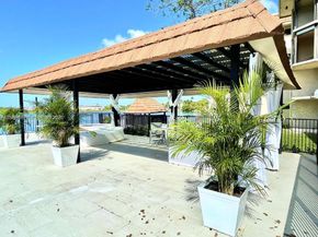 605 Ives Dairy Rd 2057, Miami FL 33179
