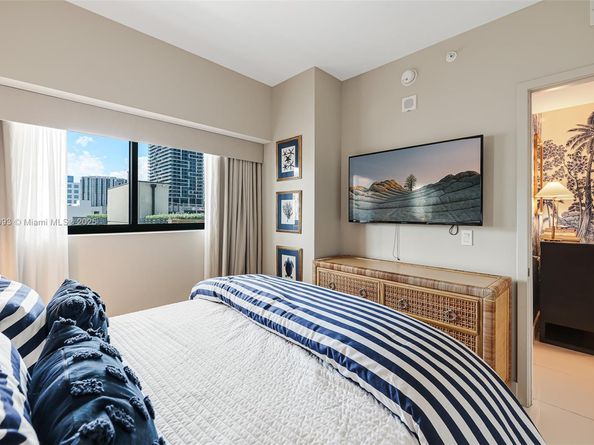 460 NE 28th St 704, Miami FL 33137