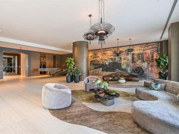 460 NE 28th St 704, Miami FL 33137