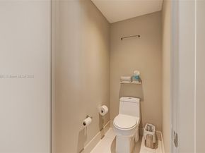 460 NE 28th St 704, Miami FL 33137