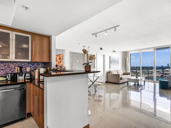 335 S Biscayne Blvd 3612, Miami FL 33131