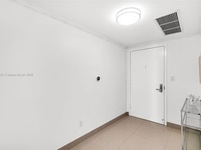 335 S Biscayne Blvd 3612, Miami FL 33131