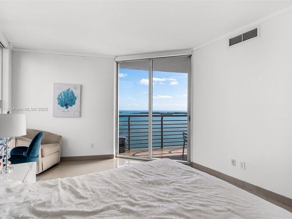 335 S Biscayne Blvd 3612, Miami FL 33131