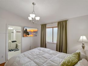 20865 NW 3rd Ln, Pembroke Pines FL 33029