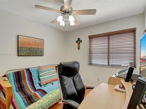 20865 NW 3rd Ln, Pembroke Pines FL 33029