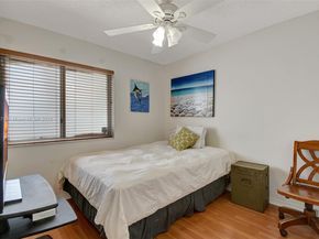 20865 NW 3rd Ln, Pembroke Pines FL 33029