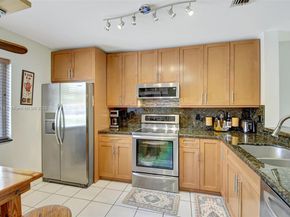 20865 NW 3rd Ln, Pembroke Pines FL 33029