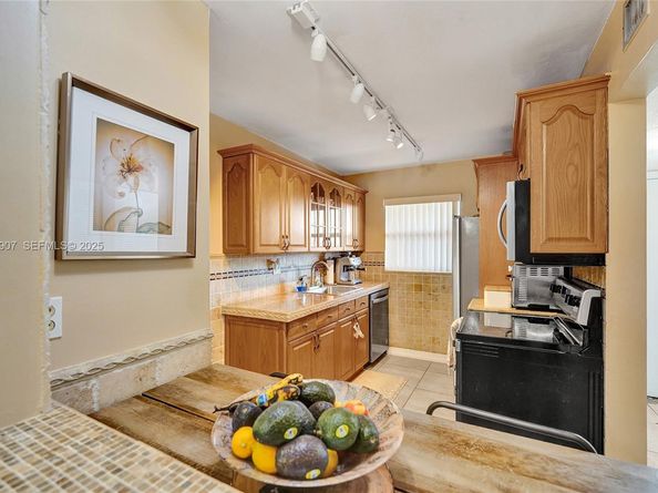 4111 Stirling Rd 502, Dania Beach FL 33314