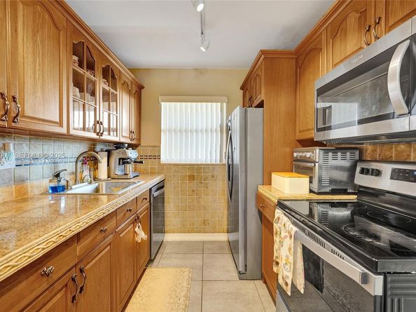 4111 Stirling Rd 502, Dania Beach FL 33314