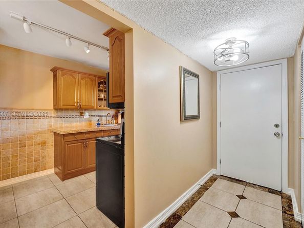 4111 Stirling Rd 502, Dania Beach FL 33314