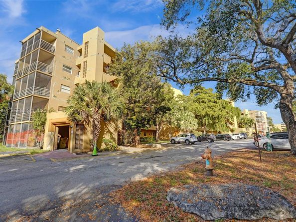 4111 Stirling Rd 502, Dania Beach FL 33314