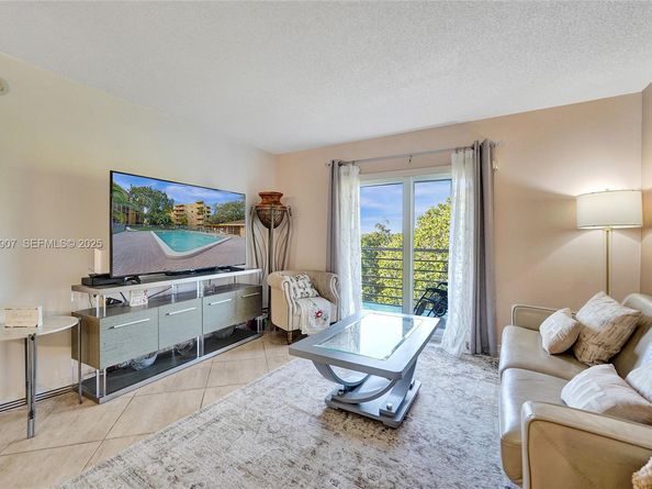 4111 Stirling Rd 502, Dania Beach FL 33314